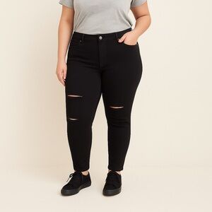 🎲 273. NWT Black Distressed Skinny Jeans Sz‎ 18 | Stretch Denim | 12” Rise